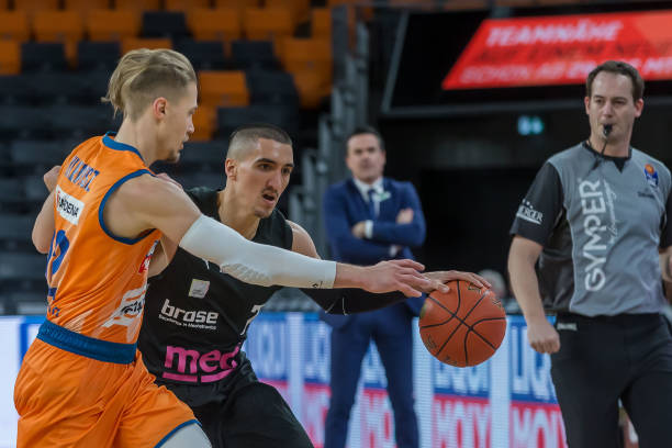 女足同样战 女足同样战