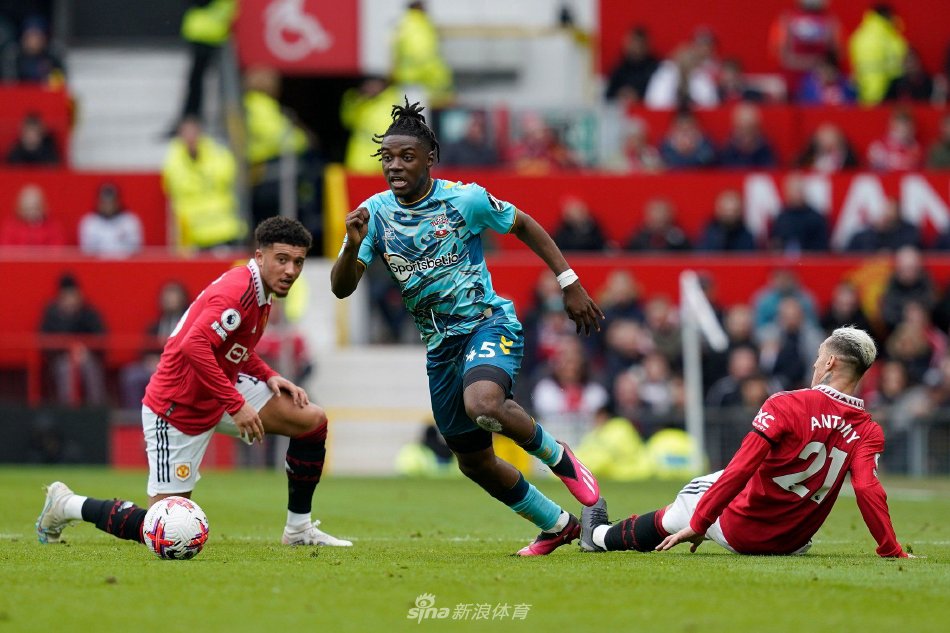 篮板球和抢 篮板球和抢